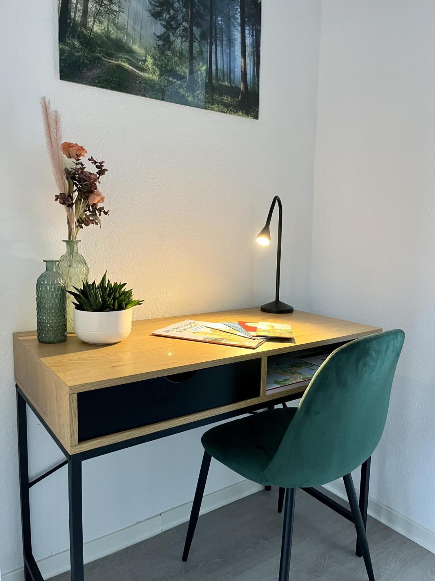 Endless: Studio Mit Netflix + Workstation Im Zentrum Schwerin  Exteriér fotografie