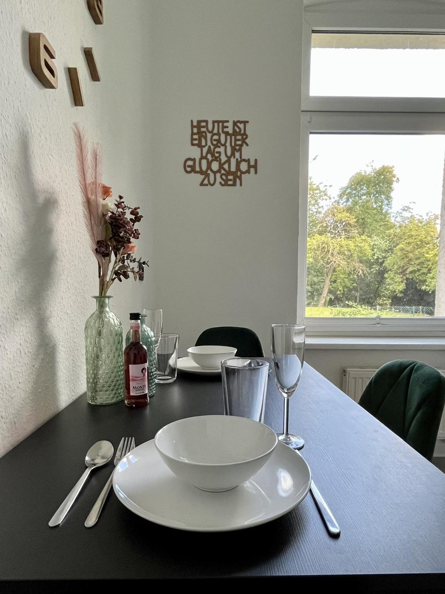 Endless: Studio Mit Netflix + Workstation Im Zentrum Schwerin  Exteriér fotografie